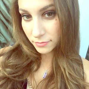 Meet your Posher, Chloe